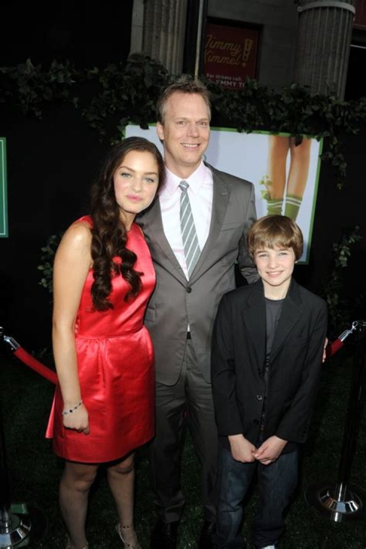 Chris Hedges Net Worth, Age, Height, Bio, Birthday, Wiki! ·