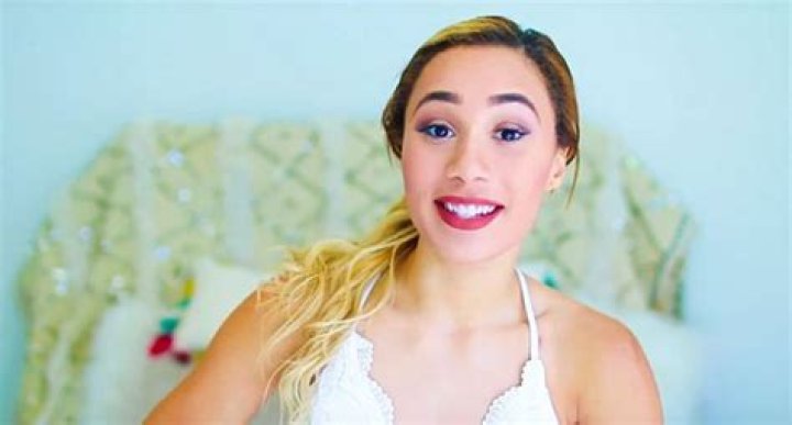 Eva Gutowski Bio (Wiki) ·