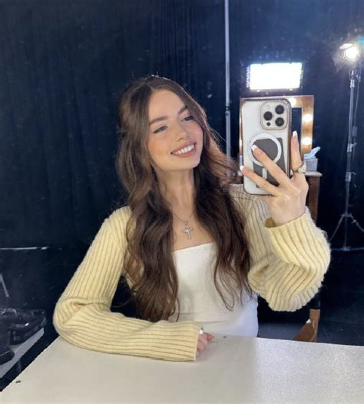 Meet The Singer On Instagram ·