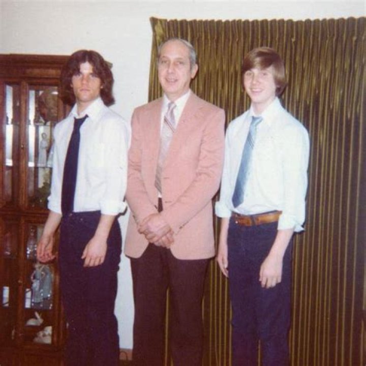 Who Are Paul Fronczak Parents? Dora Fronczak And Chester Fronczak ·