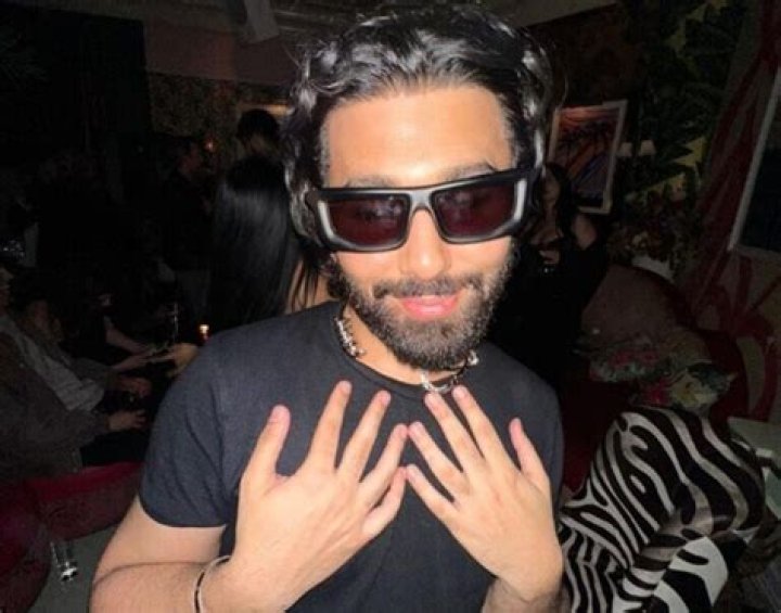 Who Is He? Age Wife And Family ·