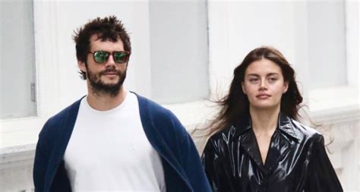 Who is Olivia O'Brien Dating Now ·