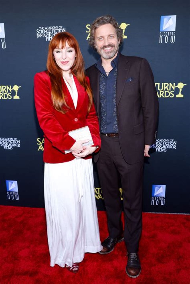 Who Is Ruth Connell Married To?